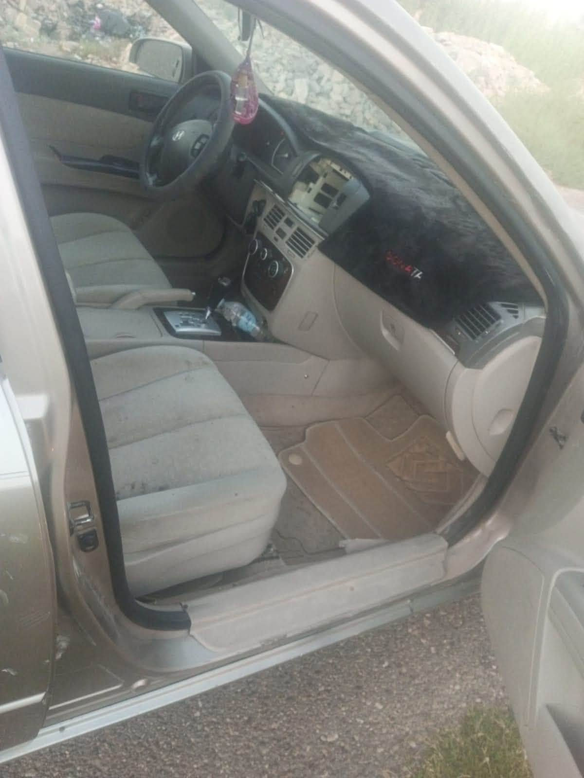 سوناتا موديل ٢٠٠٨ سياره محرك كير تبريد بشرط سياره ادوات مكان رمادي السعر ٣٨استفسار ***********

نص مكتوب في الصور:
- الأحد