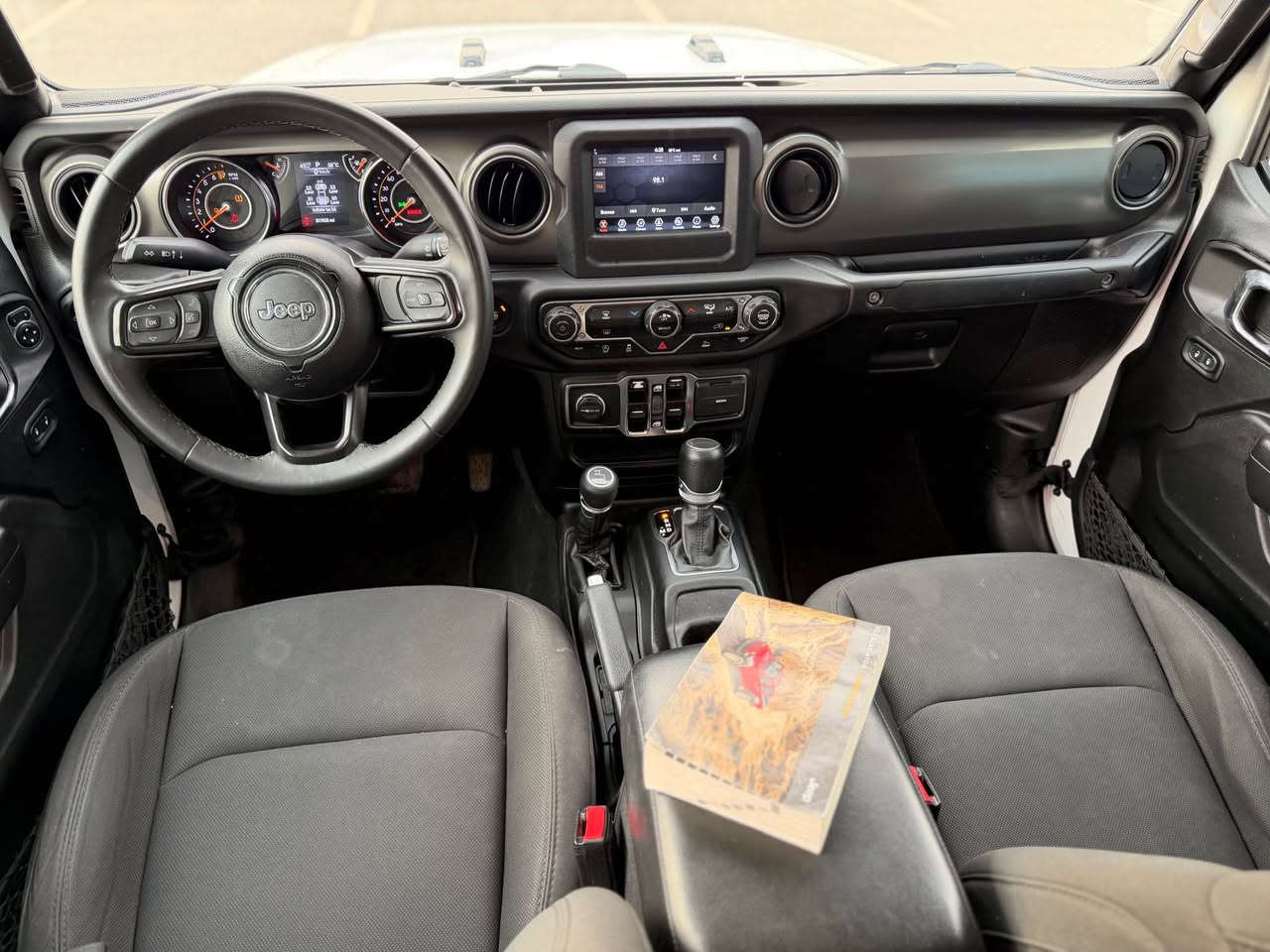 بسم اللّٰه الرحمن الرحيم
بەناوی خودای گەورە 
Jeep gladiator sport 2023 4*4
***********
***********
جێب گلادیتۆر سپۆرت ٢٠٢٣ ٤*٤
سەیارەکە فول فول مواسەفاتە 
دەبل ئەکسل و قفل ئەکسل 
شاشە کامیرا حاسە 
سەقف فایبەر کلاس 
گەڤەری سندوق چەرم پلاکی کارەبا 
مەکینە V6 3.6 
سەیارەکە ٨١ مایل ڕۆشتوە
وەک بۆیاخە سەیارەکە یەک بست لە بۆنیت بۆیاخە 
ئەرباگ بەس سوکان تەقیوە سیستەم کراوەتەوە 
سەیارەکە زۆر زۆر جوانە بی چال و شوخت و قوپ 
سەیارەکە زۆر جوانە گیر مەکینە کارەبای ئەکسل دەبل ئەکسل بەشەرت 
چوار تایەی بیلادی لەگەل دایە 
سەیارەکە رەقەمە بەشەرت وەکالە و بەناو کردن 
ناونیشان ڕانیە حاجیاوا 
ڤایبەر وەتس ئەپ 
***********
*********** السليمانية, العراق
