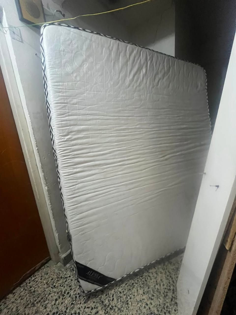 السلام عليكم
فراش نفرين طبي ابو الطبقة (نص عمر) للبيع اخذته ب200 ونهايته ب100
مكاني بغداد الاعظمية 
رقم الواتساب ***********
