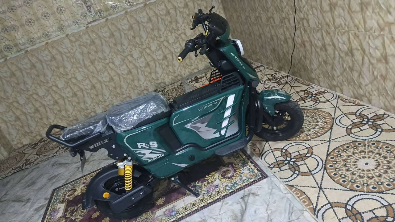 سلام عليكم دراجه شحن R9X نضيفه بطاريات نشرات كلشي شغال بيها صارلي ربع تشهر من ماخذها وماطالع بيها نضيفه وبطاريات 2026 (خمس بطاريات بيها)  لشعر550 وبيها مجالل لخاطر لجيه لبصره لقبله *********** واتساب فقط
