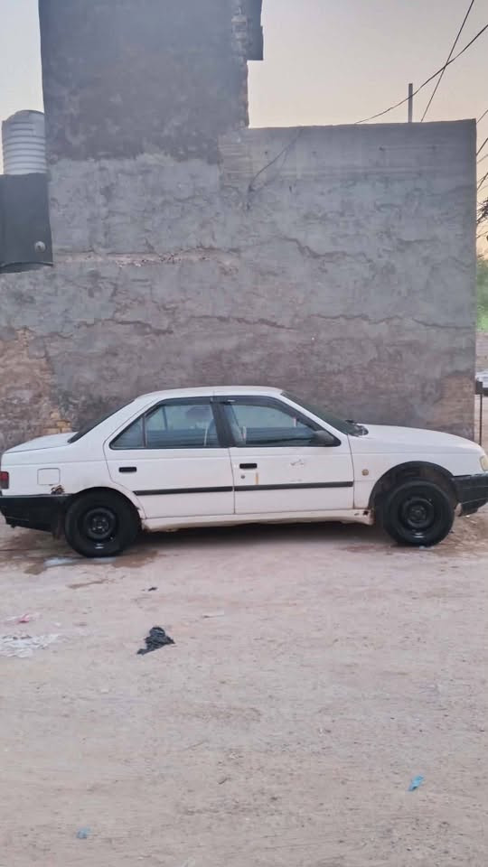 للبيع بيجو روى سيارة شغالة بدون نقص ماعدى التبريد   مكينة لا بخار ولاتنقيص تخم تاير حدادية كهربائيات شغالة   السعر ٢٣ وبيهة مجال بسيط رجاءا الي موشراي ليخابرسيارة مصفرة من الغرامات ***********رقمها نجف
