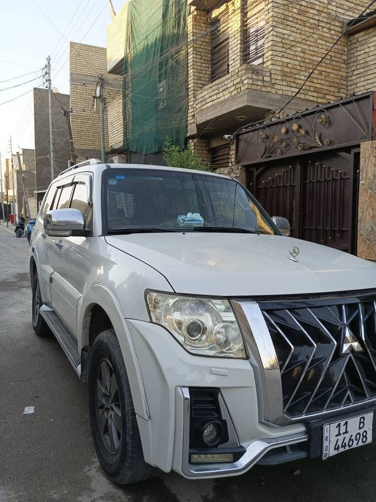 السلام عليكم باجيرو8 ابيض صدفي حبتور فول مواصفات بسمي هزة جديدة بيه شخط بالجاملغ الايسر ونصبغ والباب كلير توحيد لون محدث بجم لكزز مكان السيارة بغداد *********** بغداد, العراق
