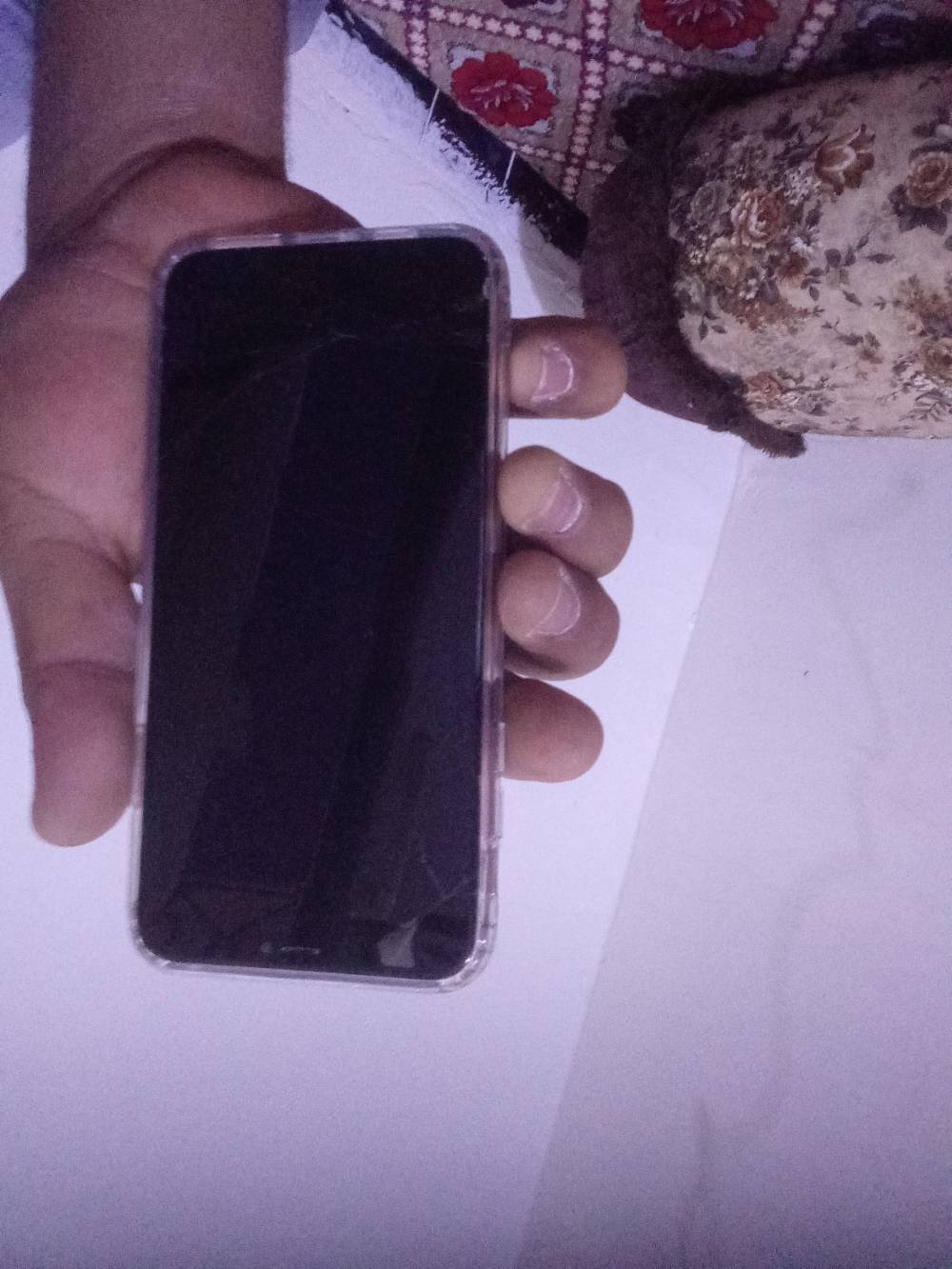 آيفون XS ماكس • بطارية ٧٩ • مكسور الشاشه