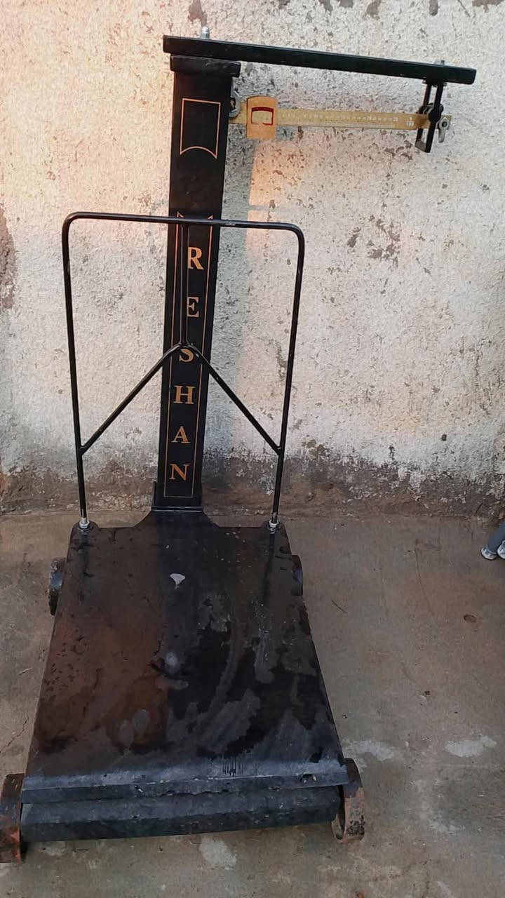 ميزان مالت علوه.  حبوب.   وزن 300 كيلو.   جديد ما مستعمل.    سعر 450.     مكان شحميه قريه 9.  ‏‪***********‬‏
