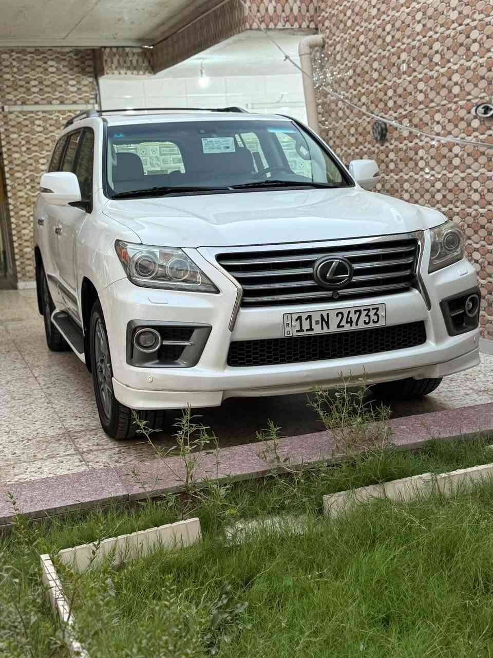 السلام عليكم لكزز 2015 سعرها 345 ورقة رقم بغداد بسمي فوول مواصفات بيه ربع جاملغ خلفي صبغ معه قبق الصندوق بدون دواخل على الفحص سيارة جديدة وجاهزة محرك كير مكفولات صدر امامي خلفي جديد سيارة على وضع الشركة ماشية 96 حقيقي للاستفسار *********** السعر 345 ورقة مكان بغداد

