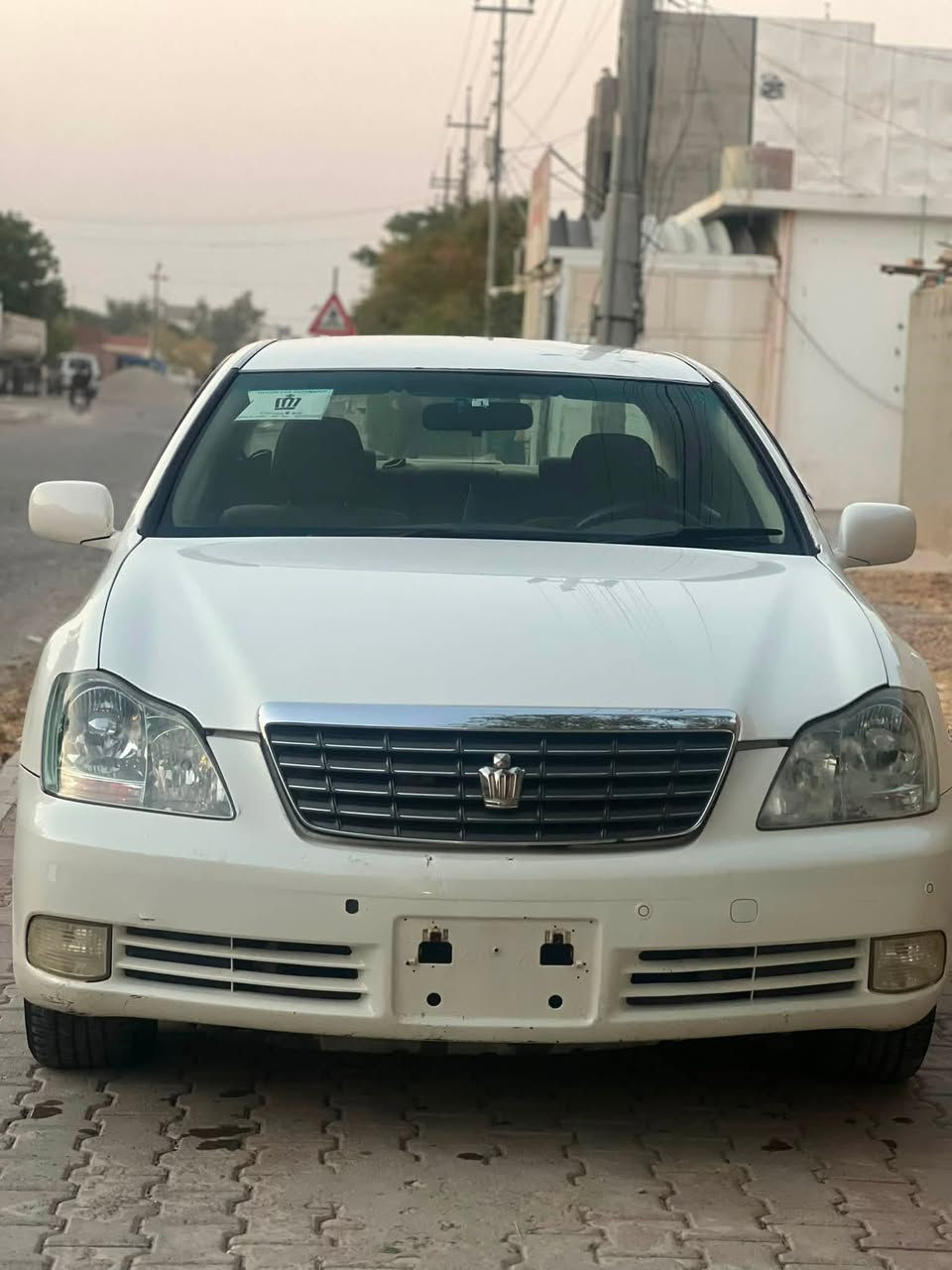 براوة ٢٠٠٥
١٨٢ ناوزةرد شاشة كاميرا 
١٠٠ هةزار رؤشتوة لؤكة
كؤديي نيية ريك بيكة ناوي خؤتةوة
٤٧ مةجاليشي تياية
***********

