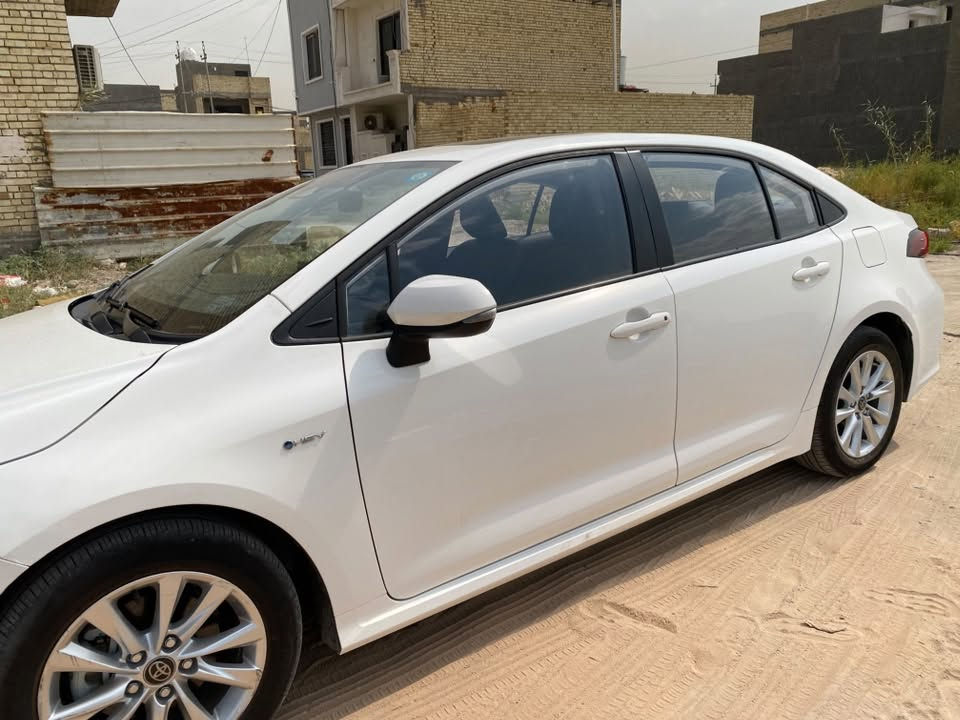 السلام عليكم
للبيع تيوتا كورلا هايبرد الشكل الخليجي 2025زيرررررررررررو
بيهه بار بجاملغ واضحه صوره كدامك 
المواصفات :
بصمة
ذخول ذكي عل ابواب
جلد اسود 
كامرة خلفية
ابل كار بلي
رادار +تحديد مسار
بصمات عداد 2
فتحة سقف
اوتو هولد
هاند بريك بصمة
قطعتين تبريد 
وباقي المواصفات 
السياره جاهزه مابيها اي نقص
السيارة باسمي وتحويل ثاني يوم
رقم بغداد
السعر 25 مليون ونص 
رقم هاتف ***********
