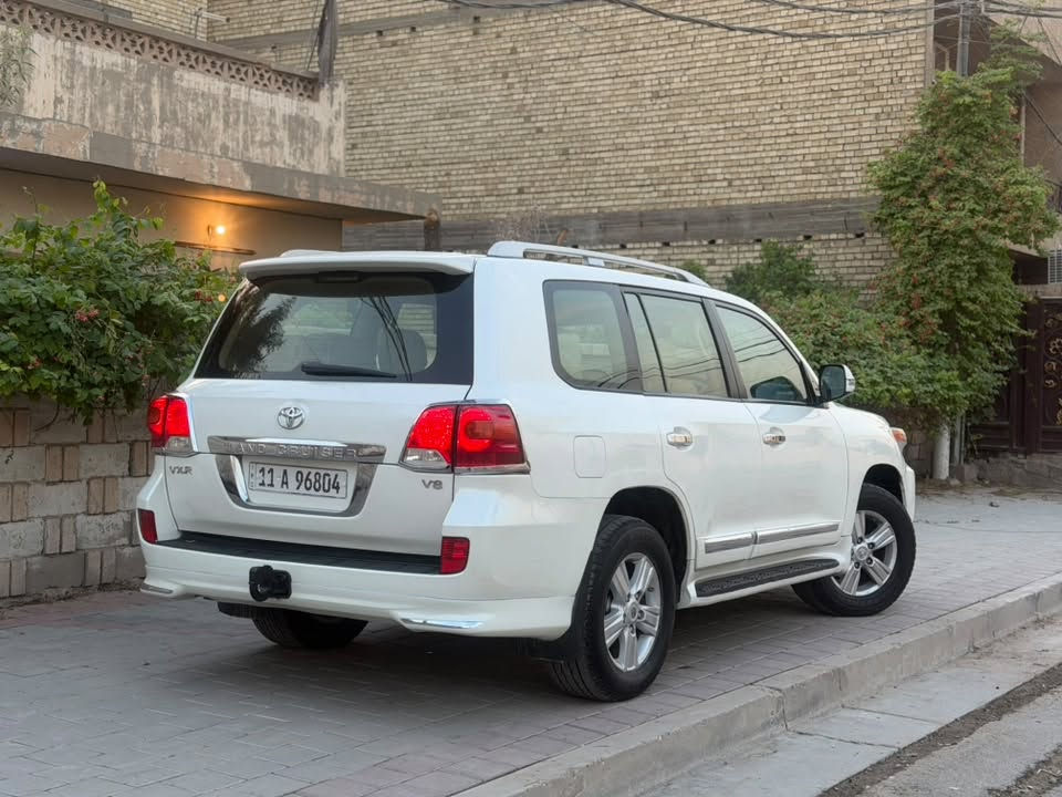 لاندكروز • ٢٠١٢ • رقم بغداد