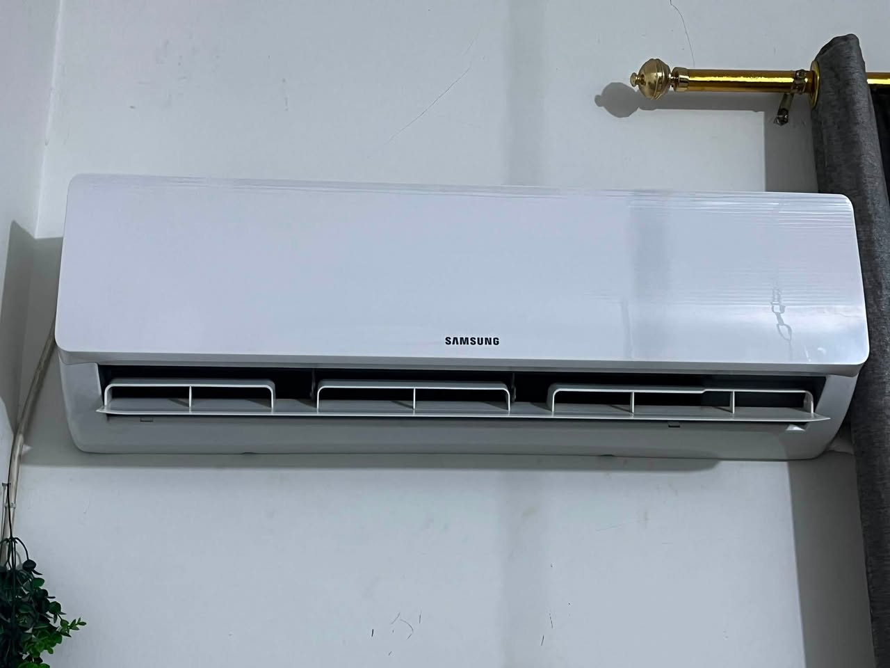 السلام عليكم...عندي سبلت ساسمونغ samsung
2طن مستعمل اخو الجديد، السعر 900
واتساب ***********
وعدنه غراض ثانيه نريد نفرغ البيت علمود سفر للاستفسار تفضلوا واتساب
