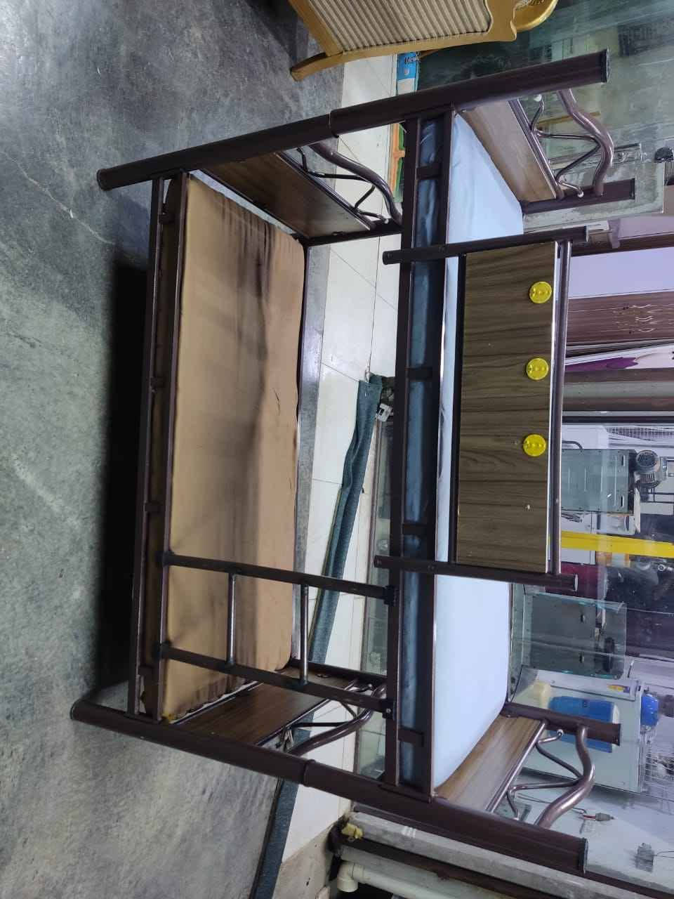 ‎جربايه قاطين للبيع مستعمل نظيف جدا ب140الف مزاد الزهور كركوك بالحريه ***********‎ كركوك, العراق
