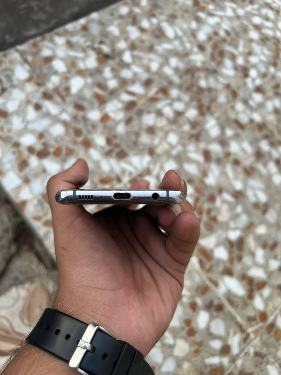 سلام عليكم للبيع سامسونج اس ١٠ عادي ذاكره ١٢٨رام ٨ دبل سيم كارت الجهاز كله بلاد كامرات دمعه فول سعره ٥٠ الف قفل ***********
