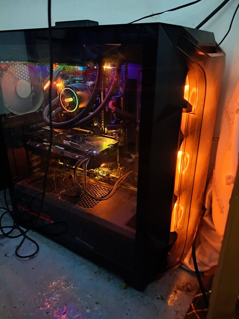 كيس فقط خلي سعرك وخابرني ***********

نص مكتوب في الصور:
- System > About
- Processor
- Intel(R) Core(TM)
- i7-9700 CPU @
- 3.00GHz
- 3.00 GHz
- Installed RAM
- 16 GB
- Speed: 3200 MT/s
- Graphics card
- 4 GB
- NVIDIA GeForce GTX 1050 Ti
- Storage
- 1.14 TB
- 110 GB of 1.14 TB used
- DESKTOP-K2GU89J
- Z390 AORUS ELITE
- Device info
- Device name
- Intel(R) Core(TM) i7-9700 CPU @ 3.00GHz (3.00 GHz)
- 16.0 GB
- NVIDIA GeForce GTX 1050 Ti (4 GB)
- Device ID
- B3F96C23-D5DA-44C1-B87B-E09202FC93A2
- Product ID
- 00330-80000-00000-AA886
- System type
- 64-bit operating system, x64-based processor
- Pen and touch
- No pen or touch input is available for this display
- Related links
- Domain or workgroup
- System protection
- Advanced system settings
- Windows info
- Edition
- Windows 11 Pro
- Version
- 25H2
- Installed on
- 7/11/2026
- OS build
- 26200.9457
- Experience
- Windows Feature Experience Pack 1000.26100.360.0
- Microsoft Services Agreement
- Microsoft Software License Terms
- Search