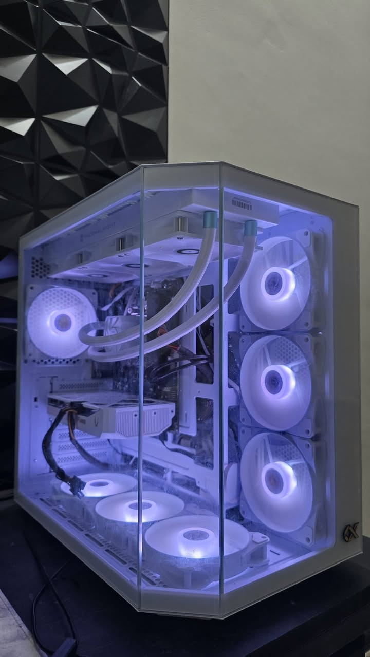 الجمال والرقي كلة هنا التحميعة كلهة بيضة عدا البورد  مواصفات
Rtx 5060 zotac 8g oc
R5 3600
M.2 512
B 450 as rock 
Ram 16 ddr4
Power 700w
تبريد مائي ثرملايت 360m
السعر 1200 مكاني بغداد دورة 
***********
