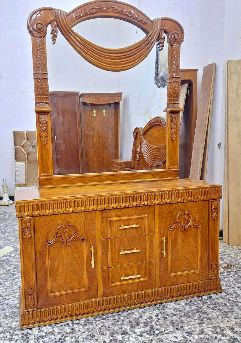 غرفه ست ابواب غرفه تفصال درجه اولى غرفه عباره عن عضم بورمي وزان تفصال درجه اولى ثقيله جدآ جدآ السعر ٧٠٠ والمكان بغداد البلديات التوصيل مجاني داخل بغداد والمحافظات بكروه للحجز والاستفسار الاتصال على وات ساب ***********
