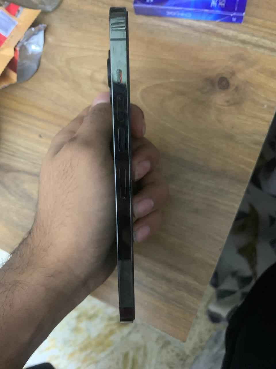 سلام عليكم لليدور قطعه نضيف 
ايفون 13 برو ماكس لون زيتوني 
جهاز فول نضافه خالي من اي عيوب الجهاز وتر ممفتوح  بطاريه 84 خير من الله بل شحن أي خلل مابي ومداخل صيانه نهائيا تكدر تفحص وين ما تحب للملاحضه الفطور الي بل صوره هاي بل لزكه مو بل شاشه الجهاز ويا فقط كارتون اصلي مال الجهاز مطابق 
السعر 700 وبي مجال لشراي وعادي مراوس ب 11 برو ماكس بس كون نضيف وممفتوح
العنوان بغداد جديده 
الرقم *********** موجود واتساب بغداد, العراق
