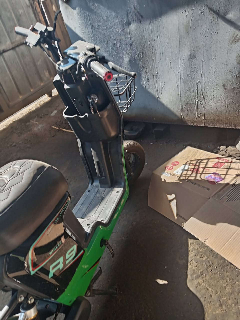 متاح دراجه شحن R9 السعر 375 مكان بغداد وره سيطرة الشعب القديمه ***********
