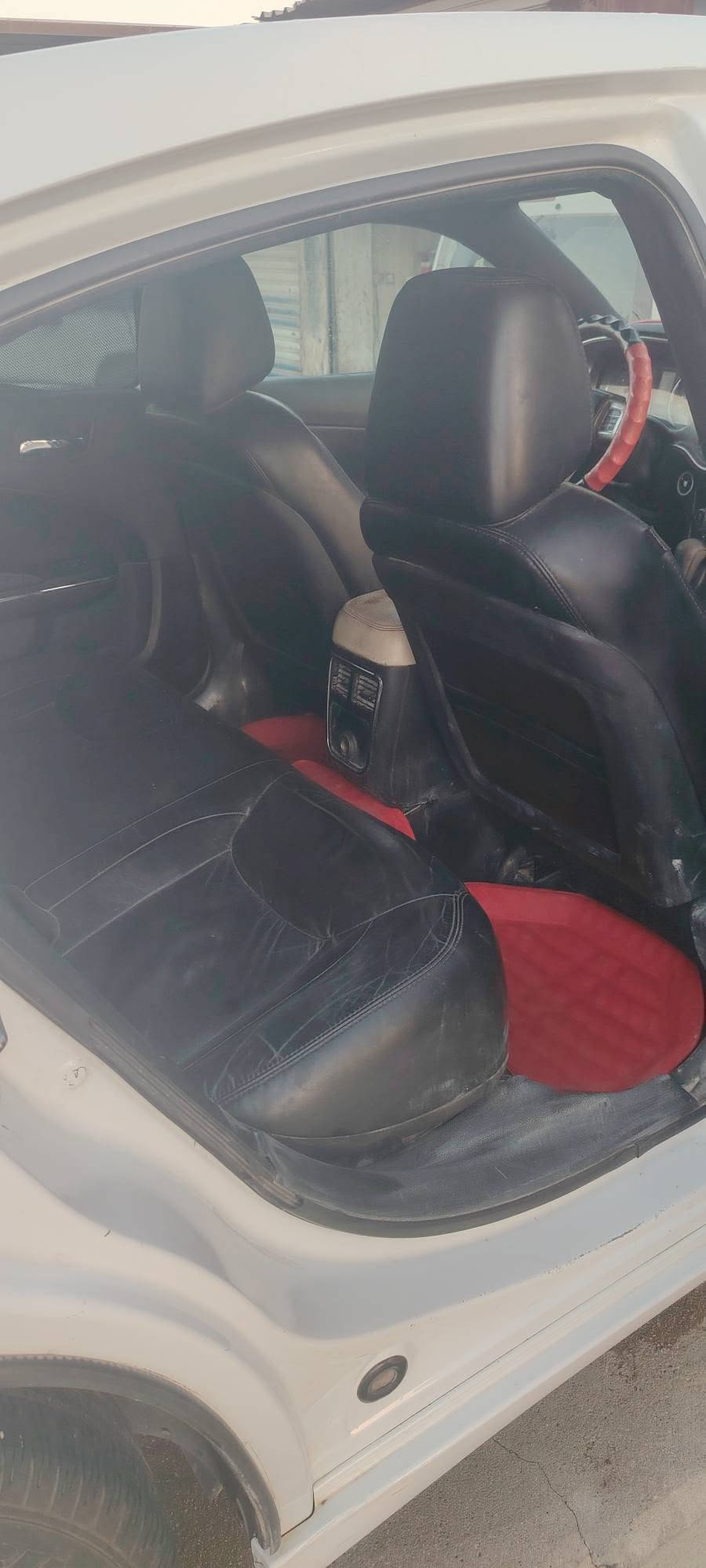 جارجر مديل 14امربكي  رقم ذيقار
قطعتين تبديل فقط بدون ضربه اوصبق لا معجون  مراوس عادي اورس  حداده كير محرك 3600  تبريد شرط الفحص مكان السياره البصره الزبير السعر150    لتواصل ***********
