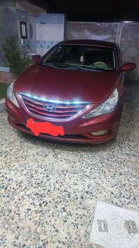 هونداي سوناته موديل 2011 أمريكي احمر لون السيارة حادث خلفي كما موضح بل...