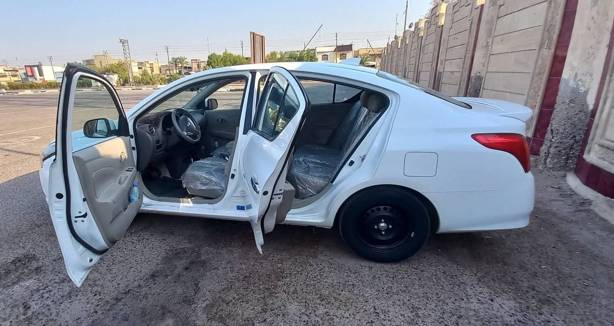 مرحبا شباب نيسان سني هندي موديل 25 وجاهزه ماشيه 40 سبير مانازل بي بس الدعاميه الأمامي امبدله  ولباقي كفاله بسم الشركة لؤلؤة العتماد  تريد وكاله تريد تحويل جاهزه السعر123 بيه مجال لطيبين ***********

نص مكتوب في الصور:
- 2025