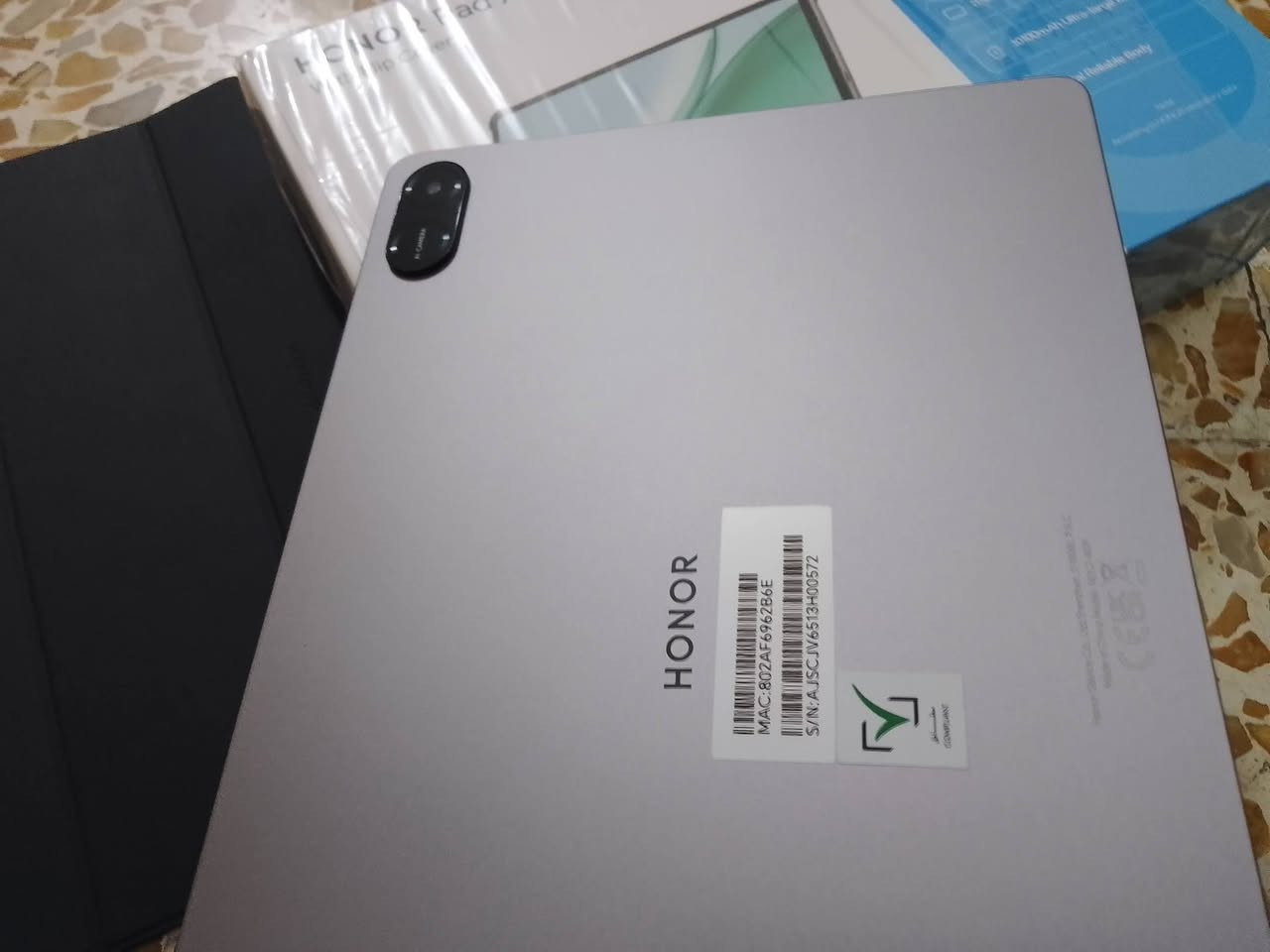 هونر باد X8b • مستعمل اسبوعين • كارتونه وغراضه