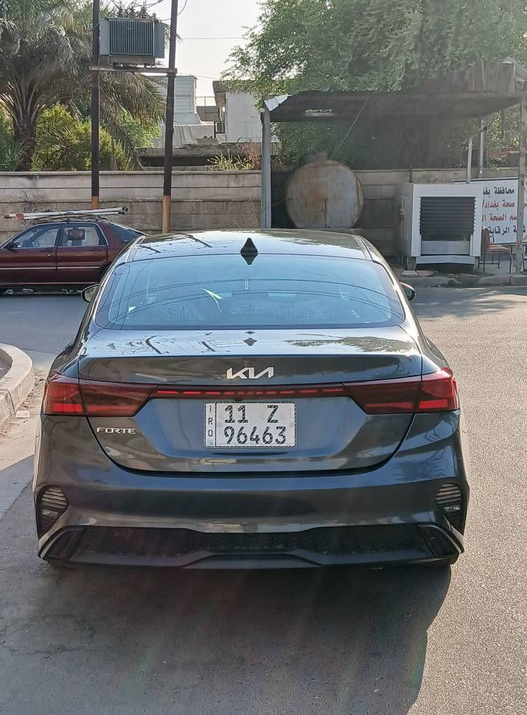 السلام عليكم للبيع كيا فورتي ٢٠٢٣ وراد امريكي حادث جاملغ خلفي وباب وصبغين الصفحه توحيد لون بدون دواخل لغود شواصي مكفوله السياره ماشيه٢٨ الف كير مكينه حداديه كله مكفوله وعلى وظع الشركه السعر١٢٨ وبيه مجال بصيط للستفسار *********** بغداد, العراق
