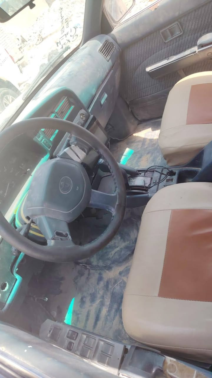 السلام عليكم تويوتا رنر مديل91 سيار بلاي مكينه وكير مكفول تبريد عطل تايرات جديد مكانه بلنجف هذا رقم *********** سعره 38بيه مجال قليل مراوس ترهم

