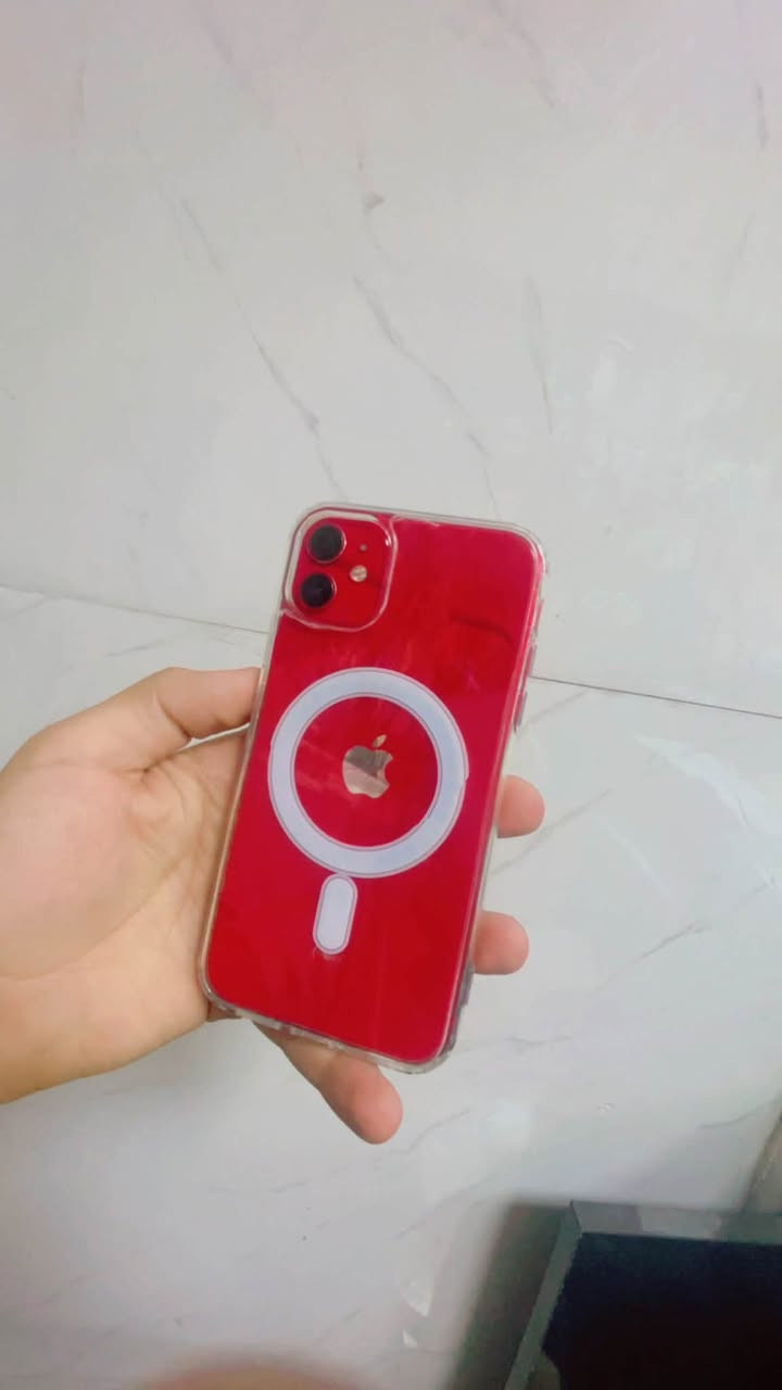 ايفون ١١ • ١٢٨ • بطارية ٧١