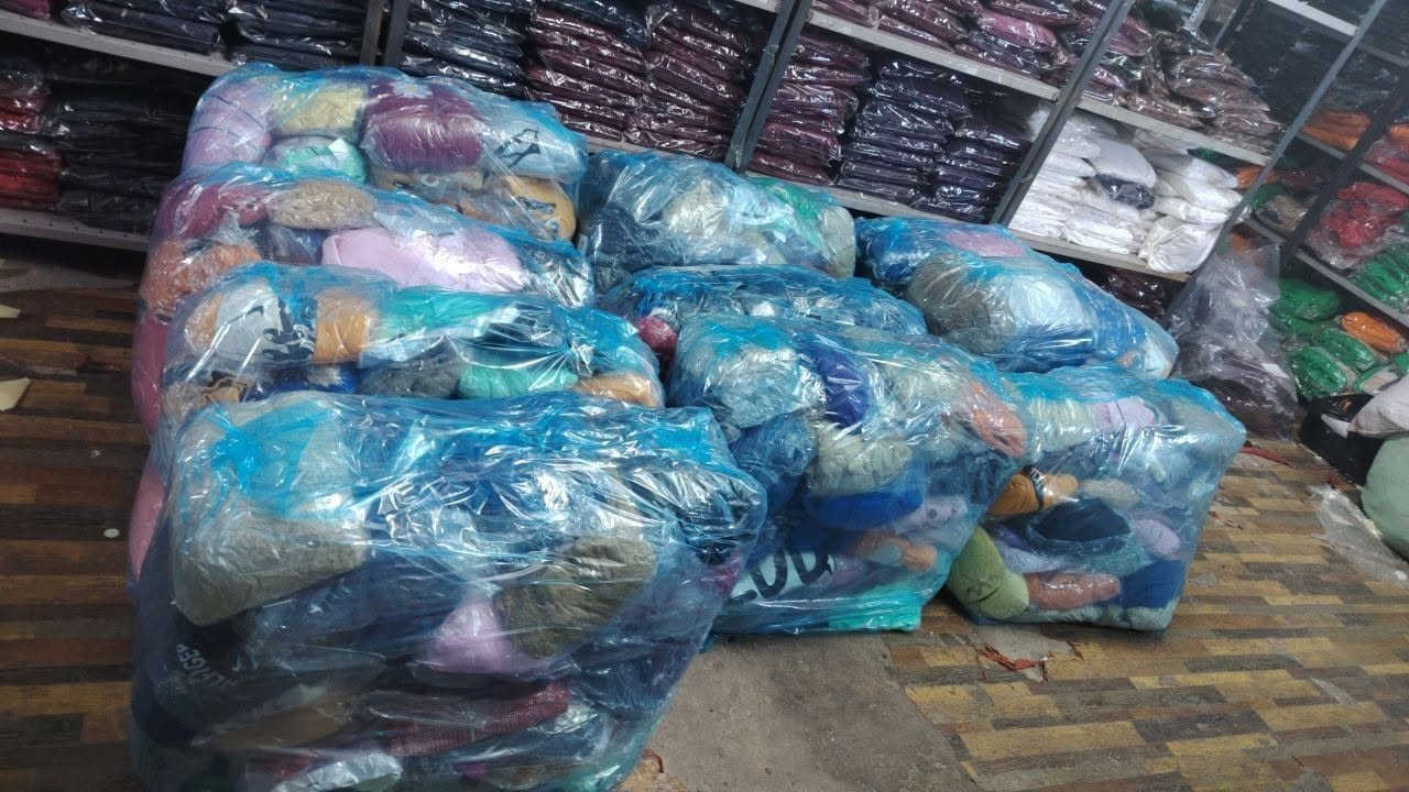 شلعه متنوعه ملابس نسائية شرط الفحص بوجود المندوب 

دشداشه
شلحات
تراكات قطعتين + 3 قطع

30 قطعه اقل طلب 
 متوفر 1000 قطعه

سعر ال 30 قطعه مع التوصيل 185 الف

توصيل مجاني سارعُ بالحجز كمية محدودة
