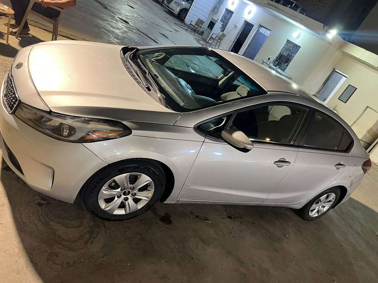 سلام عليكم للبيع كيا فورتي موديل 17
سياره مواصفات اعتيادية 
وارد امريكي محرك 2000 
ضررها بداية البنيد فقط السونار منشور 
انضمه قياده كير محرك تبريد كله مكفول 
مكاني بغداد حي جهاد 
***********
