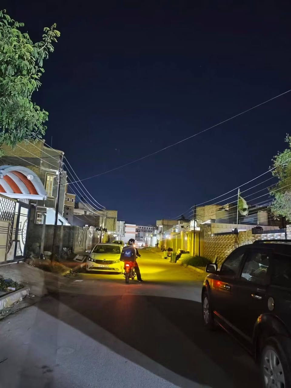 🏡 بيت للبيع – شارع دبي

📍 الموقع: شارع دبي
📐 المساحة: ٣٠٠ متر
📏 الواجهة: ١٥ متر
📏 النزال: ٢٠ متر
🛣️ على شارع: ١٠ أمتار

🏠 تفاصيل العقار:

🔹 الطابق الأرضي:
• غرفتان
• صالة
• مطبخ
• استقبال
• مجمع صحيات

🔹 الطابق الثاني:
• غرفتان
• صالة
• صحيات

✨ مساحة ممتازة وموقع مميز للسكن.

📞 للاستفسار والحجز: ***********
🏢 مكتب آل شبر للعقار
📜 إجازة رقم 1317 – غرفة التجارة العراقية
✅ المكتب مجاز رسميًا ويعمل وفق الأصول القانونية.
