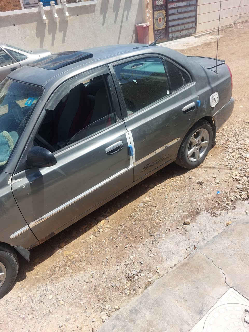 لسلام عليكم عندي سيارة اكسنت فيرنه موديل 2000 بسمي محرك وكير جديد مامصبوغه بلادي الاتصال على هذا الرقم ***********مامتواجد على النت
