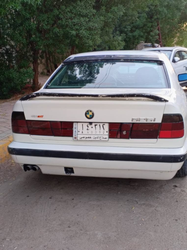BMW بيع او مراوس 
525i
موديل 1993
مكينه مسكر تك فانوس 
كير اوتوماتيك 
تبريد 
فتحه سقف 
صبغ عام 
حادثها جاملغ امامي اليمنى 
ادامه كامله جديده نوزلات 
بلكات 
فيت بم 
ايسي 
جويتر 
مروحه 
واشر قبغ ولفات 
فلتر كير ودهن 
شيال كاردن 
جوينات منظومه ماء كله جديد 
باتري جديد 
سلف
*********** بغداد, العراق
