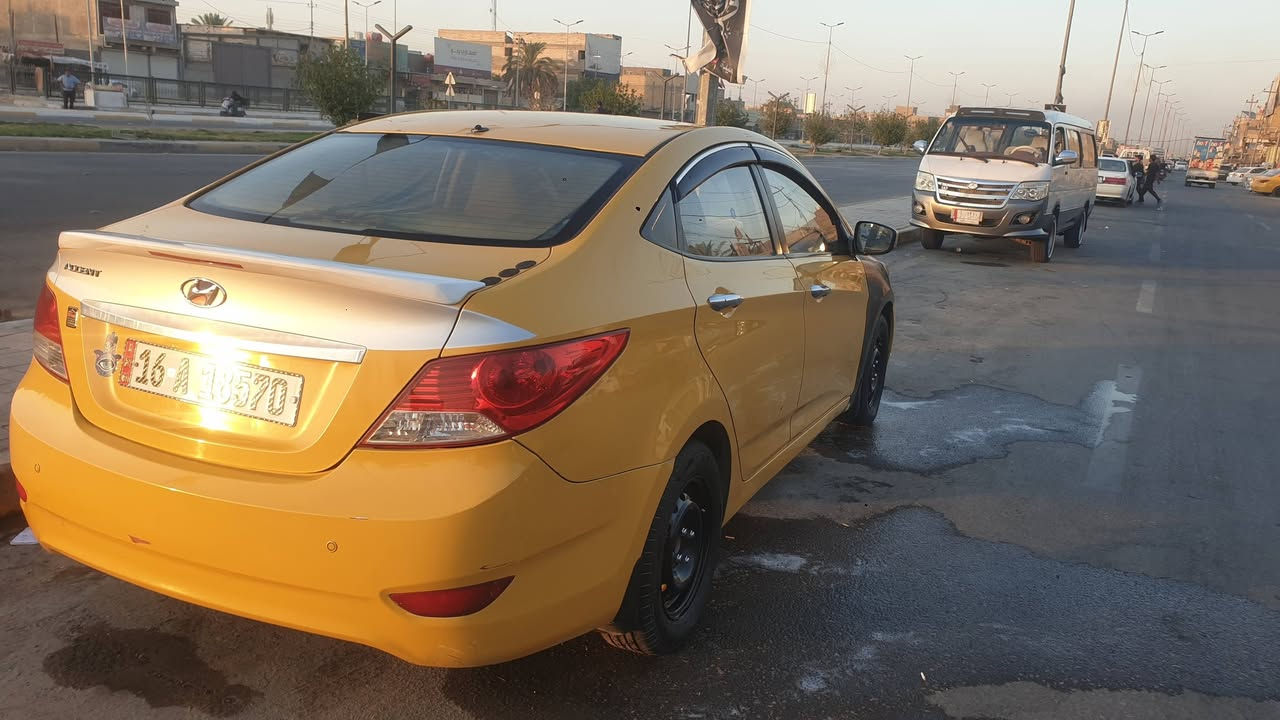 السلام عليكم   اكسنت موديل  14   بيها جاملغ  مبدل   ول ثاني  جاملغ  مفتوح   
كفاله عامه  ما عدا   الموضح  بل صوره  
مصفره  هيئه وغرامات  مداور   نفس اليوم 
السعر  80  قفل  ***********

