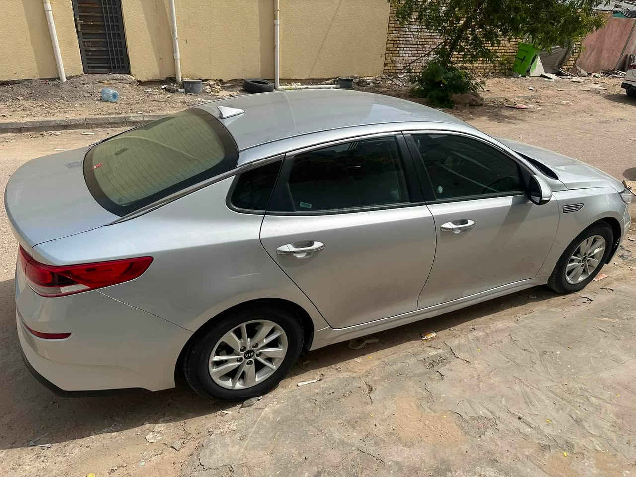 اوبتما ٢٠١٩ حره
وارد امريكي مكينة ٢٤٠٠ 

ماشية ٦٥ 

شاشه جبيره 

كامره

حساسات 

رادار جانبي

ارضية وجنطة مغلف جلد بلون السيارة

صور الحادث مرفقة بالمنشور

فقط صبغ بدون تبديل
***********
