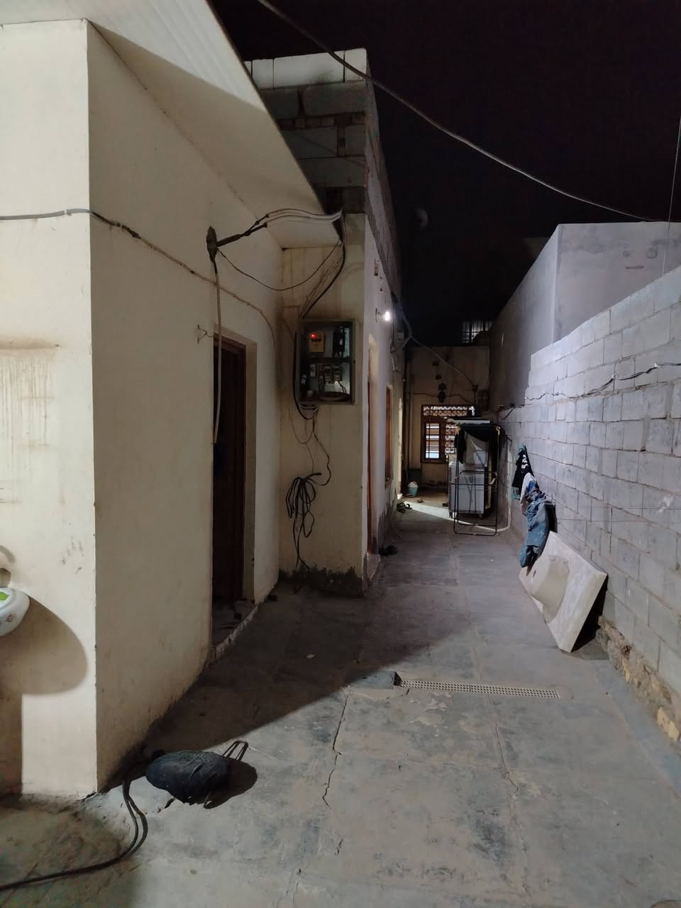 سلام عليكم بيت اوقاف مساحه ١٣٢ واجه 6وربع نزال ٢٠ بيه غرفه وصاله ومطبخ وبراني وبيه غرفه صغيره ٣في٣السطح شتايكر البيت جاهز
وبه فضله تقريبا 100متر السعر 55 للسفسار الاتصال على الرقم *********** بيه واتساب@
العنوان الجلبيه خلف؛جامع شاكر هندس
