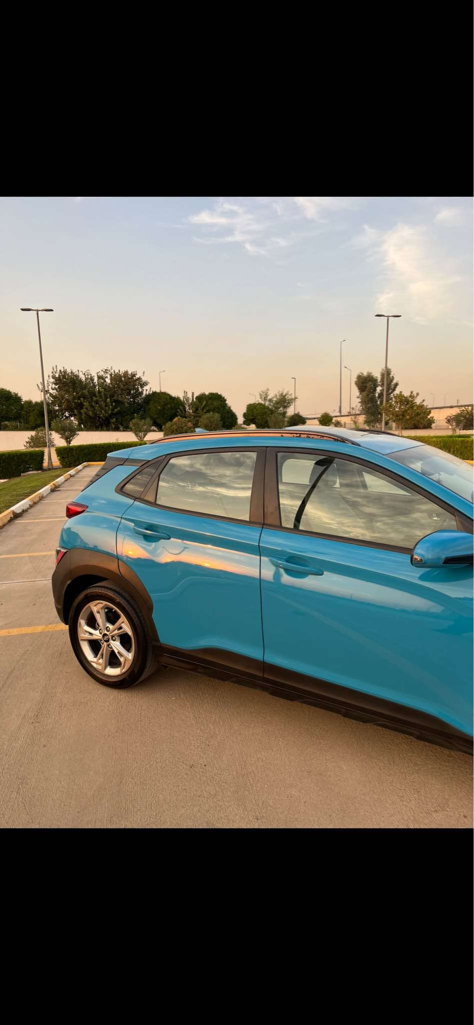 Hyundai kona 2022 للبيع 
سيارة فول  موصفات داخل ابيض بي فتحة
سيارة بجم كبس بدون دواخل بدون ارباك
حادث خفيف كلش
محرك ٢٠٠٠ دوش مرغوب 
كلشي بشرط تحويل و غرامة و كير و محرك و 
كهربائيات
٦١ الف ماشي
سعر ١٣٥$ ورقة بي مجال 
مكان سيارة اربيل أربيل, العراق
