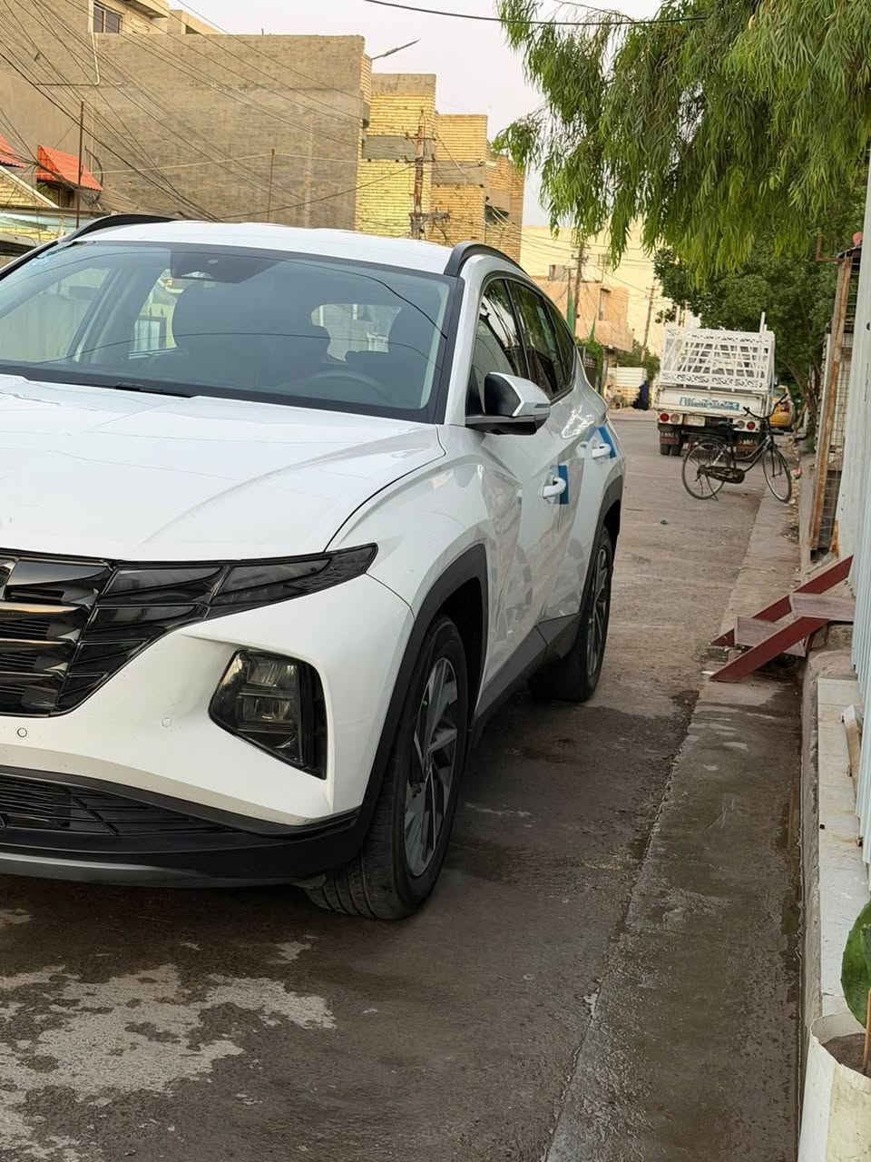 السلام عليكم.. 
توسان 2023 
خليجي رقم بغداد بسمي 
ماشيه 46 
سياره جديه مابيه اي نقص
بيه مكانين  بارد بالبنيد وبجنطه 
***********
