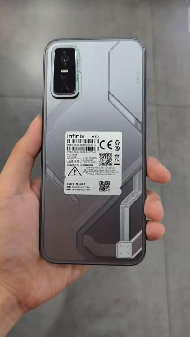 شاشة AMOLED بدقة 1.5 وتحديث 144 نظام All Day Full FPS لتجربة لعب سلسة . CE GT Trigger تحكم سريع مثل أجهزة الكونسول 25GB RAM كحد أقصى مع الذاكرة الممتدة

بطارية 5500mAh

شحن سریع 45 + شحن لاسلکی 30

كاميرا خلفية 8 + 108MP

كاميرا أمامية 13MP

يدعم 5 وNFC
كيكه 256
العشوايه 12+12
اسم الجهاز Infinix GT 30 Pro
السعر 425 وبي مجال
يشغل بل ببجي 120فريم
اذا رقمي ***********.         مستخدم.   اسبوعين

نص مكتوب في الصور:
- هاتفي XOS FOR GT 16.3.0 التحقق من التحديثات اسم الجهاز Infinix GT 30 Pro التخزين ٩٩,٨٧ غ.ب / ٢٥٦ غ.ب الطراز Infinix X6873 وحدة المعالجة المركزية Dimensity 8350 Ultimate RAM ١٢,٠٠ غ.ب+١٢,٠٠ غ.ب الكاميرا الخلفية 108M+8M الكاميرا الأمامية 13M البطارية 5500mAh الشاشة 1224x2720