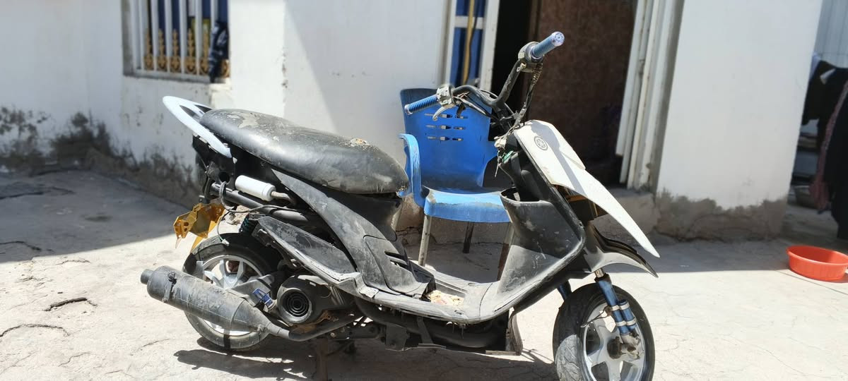 سلام عليكم عندي هاي الدراجه للبيع طافيه صاله 9اشهر متروكه ***********ما اعرف شبيه ابيع كوم حديد السعر 250وبيه مجال هاذه رقمي
