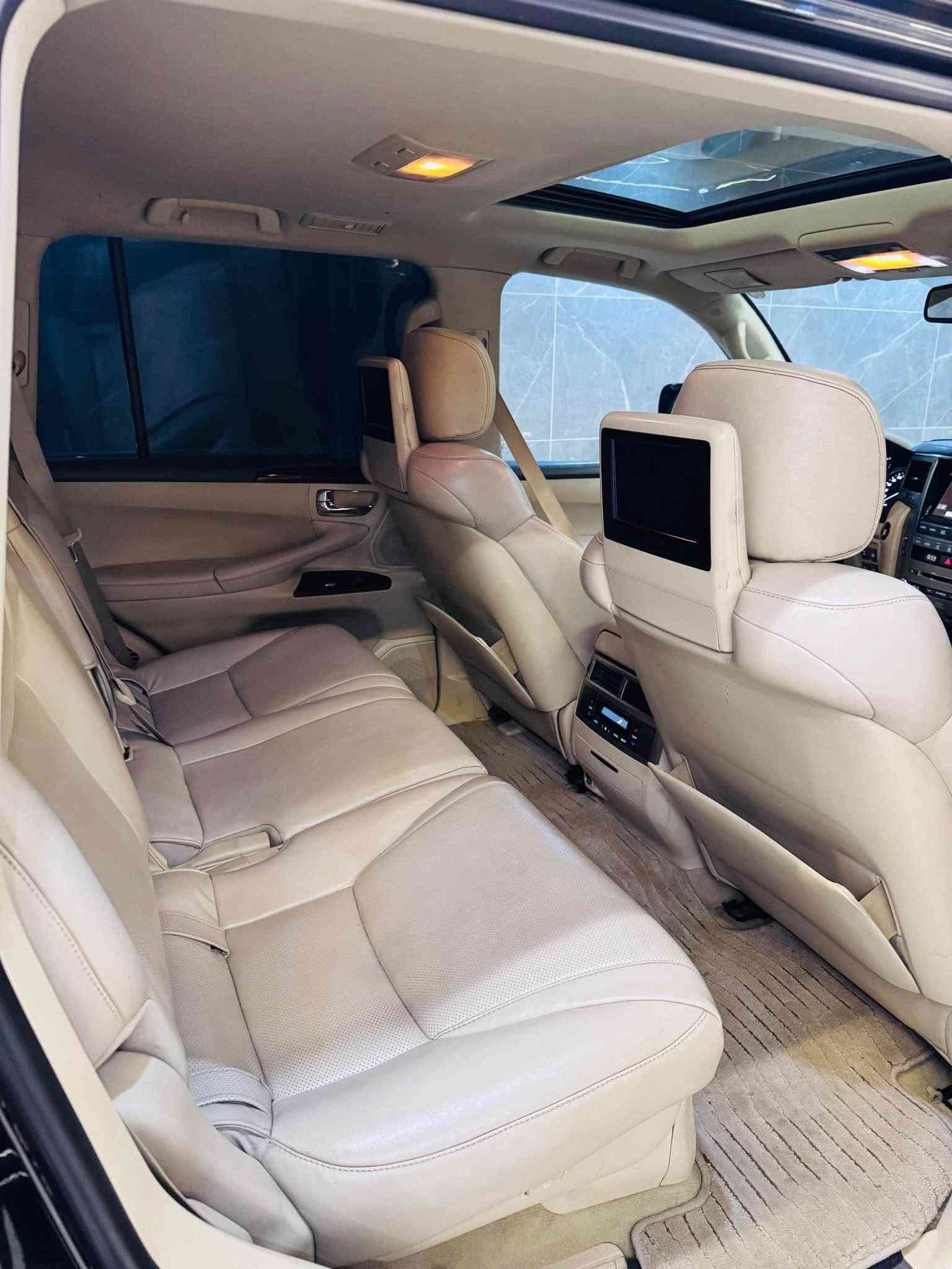 لكزس LX570 • ٢٠١٢ • جلد اصلي