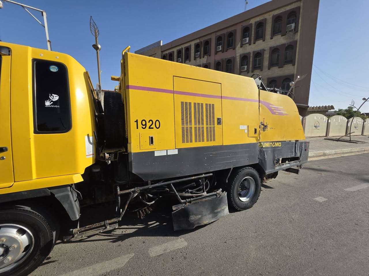 اقرأ التفاصيل قبل كلشي 🤝
🚛 للبيع: سيارة كنس شوارع هينو (HINO) موديل 2018 - بحالة ممتازة تصعيد وليس شفط 

✅️ ستة اسلندر 

✅️ محركين( محرك امامي ومحرك خلفي ) 

✅️ فرج كنس من الجانبين 

✅️ فرجة خلفية جديدة التصعيد 

✅️ خزان مي 

✅️ رقم ألماني( بغداد ) 

الهاتف 📱( *********** )

