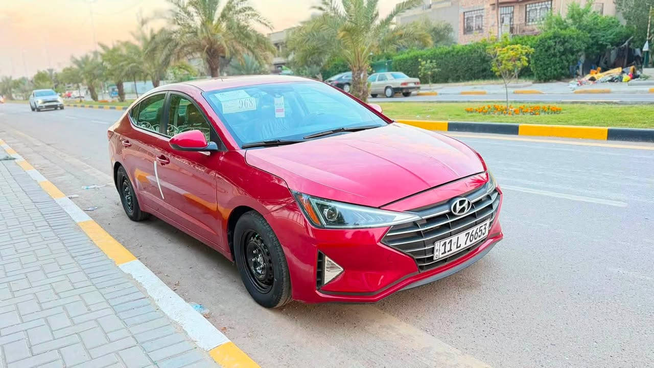 سلام عليكم 
النتره لبيع موديل 2020
سيارة جاهزة مكينة وكير وصدر تبريد منضومة غاز كير اي تي 
وارد امريكي بيها صبغ أربع قطع 
سونار موجود 
السعر 107وبيها مجال 
مكان السيارة السيدية 
الاتصال ***********

