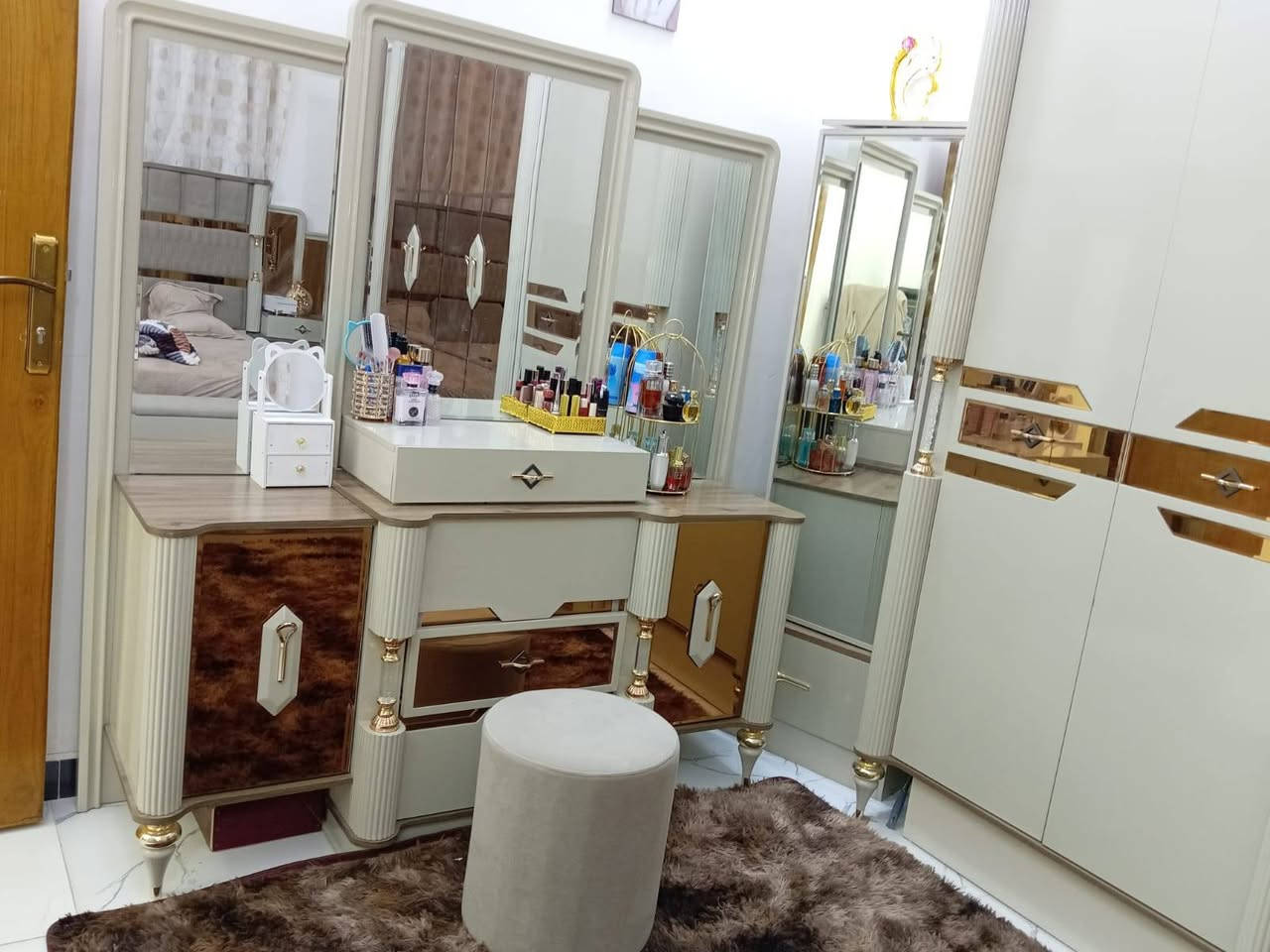 غرفه تركيه للبيع درجه اول للستفسار خاص او ***********

