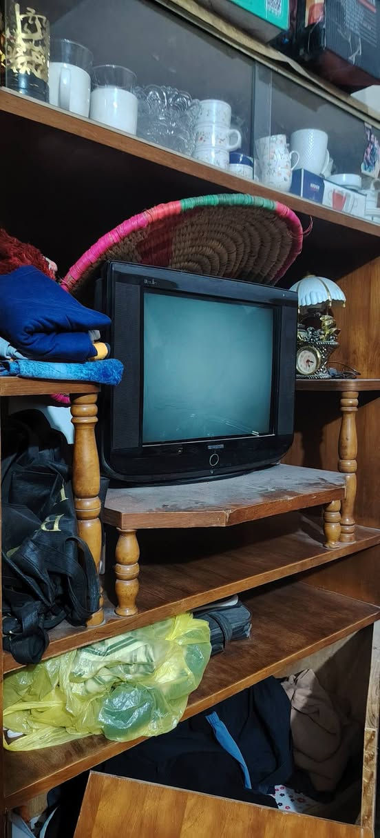 بوفية خشب • بيبان مخلعة • بيع مستعجل