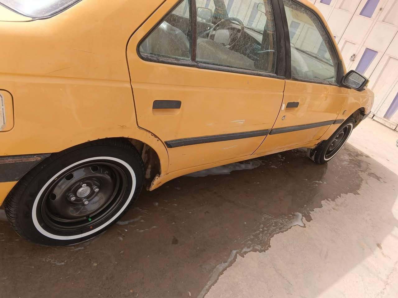 سياره بيجو 405 للبيع جاهزه السياره مكينه وقير فرنسي سياره ضربتها شبر من باب الوراء الس سياره حلوه جاهزه مصفره هيئه وغرامات سياره رقم بغداد ومالكها بالديوانيه ونداور ثاني يوم مشروع وطني سياره حلوه وجاهزه ما نقصها كل شيء تخم تاير جديد سياره جاهزه عنوان الديوانيه السعر 24 وبيها مجال رقم الهاتف @***********
