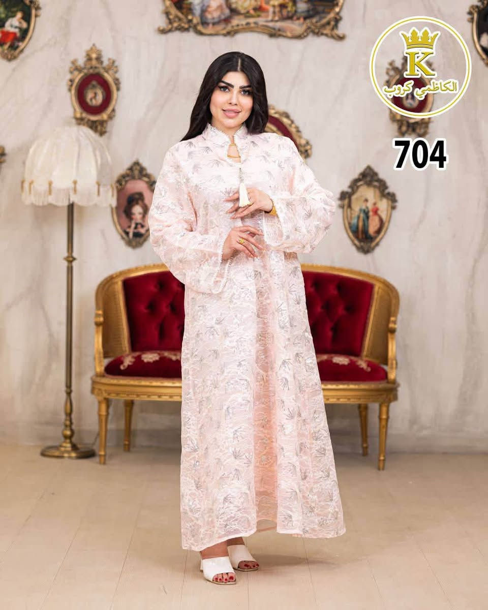يعني الجمال والنزاكة واو❤️❤️

دراعة كيبور مشغول بلك دبل كلوش البطانه حرير ناعم خامة درجة اولى شغل هاندميد 

القطعة انيقة بتفاصيل راقية وقماش ناعم ينسدل على الجسم بكل جمال ✨✨

تصميم يخلي حضورك مختلف بكل مناسبة🌙🌙

القياسات
L.XL.2XL.3XL

تلبس من وزن 60 الى 120 كغم بكل راحة واناقة🌙✨

للحجز والاستفسار
***********

الكمية محدودة لا تفوتين الكشخة🌙بهذا الموديل🌙✨

#دراعة_كيبور_هاندميد #اقمشة_حجي_صالح_الكلابي #موسم2026 #الشورجة #البسة
