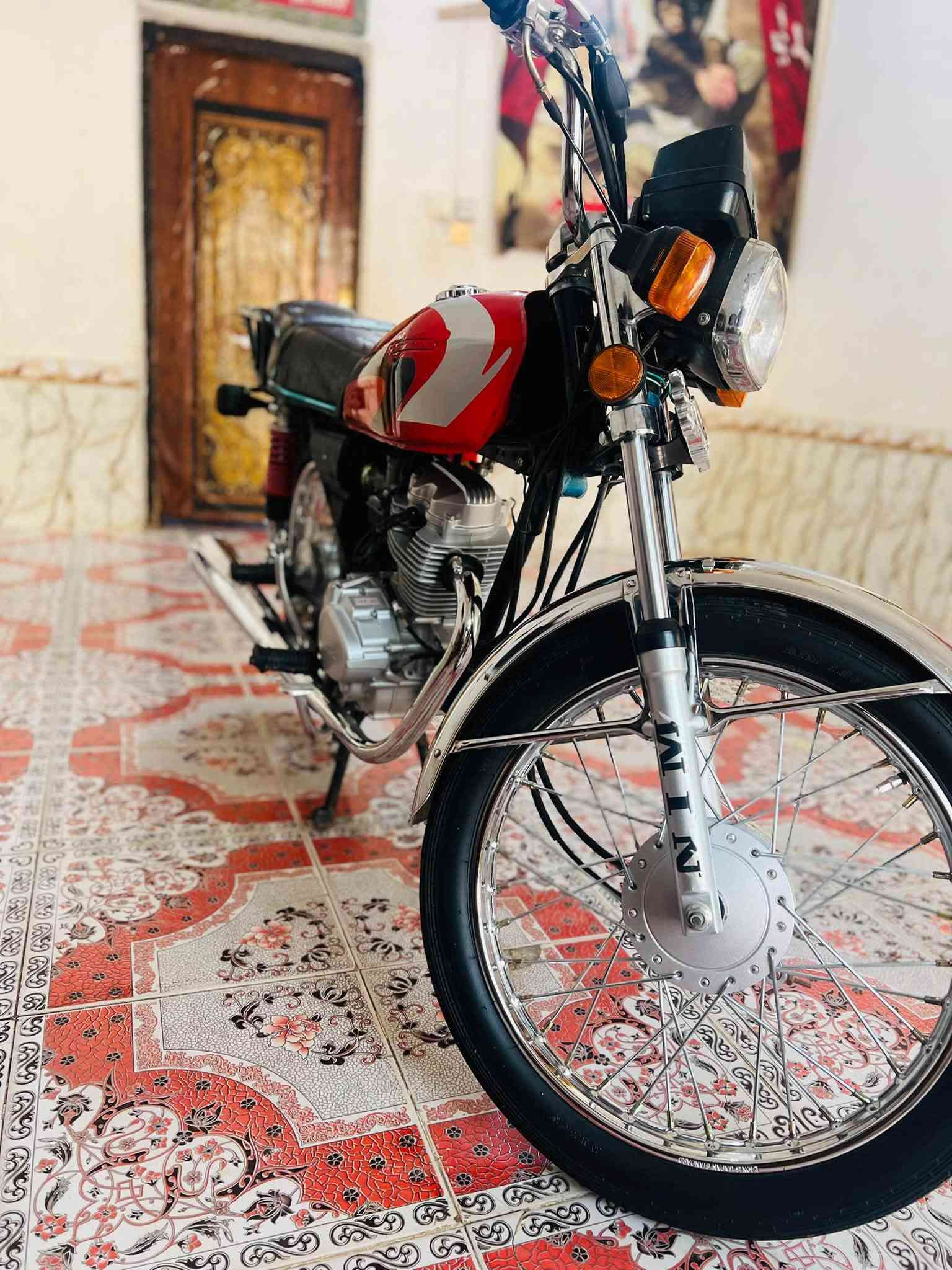 دراجه شبه مديل 25سكنر للبيع كفاله عامه برغي مامفتوح بيها للبيع سعر خاص او اتصال ع الرقم مكاني ناصريه سيد دخخيل 
***********
