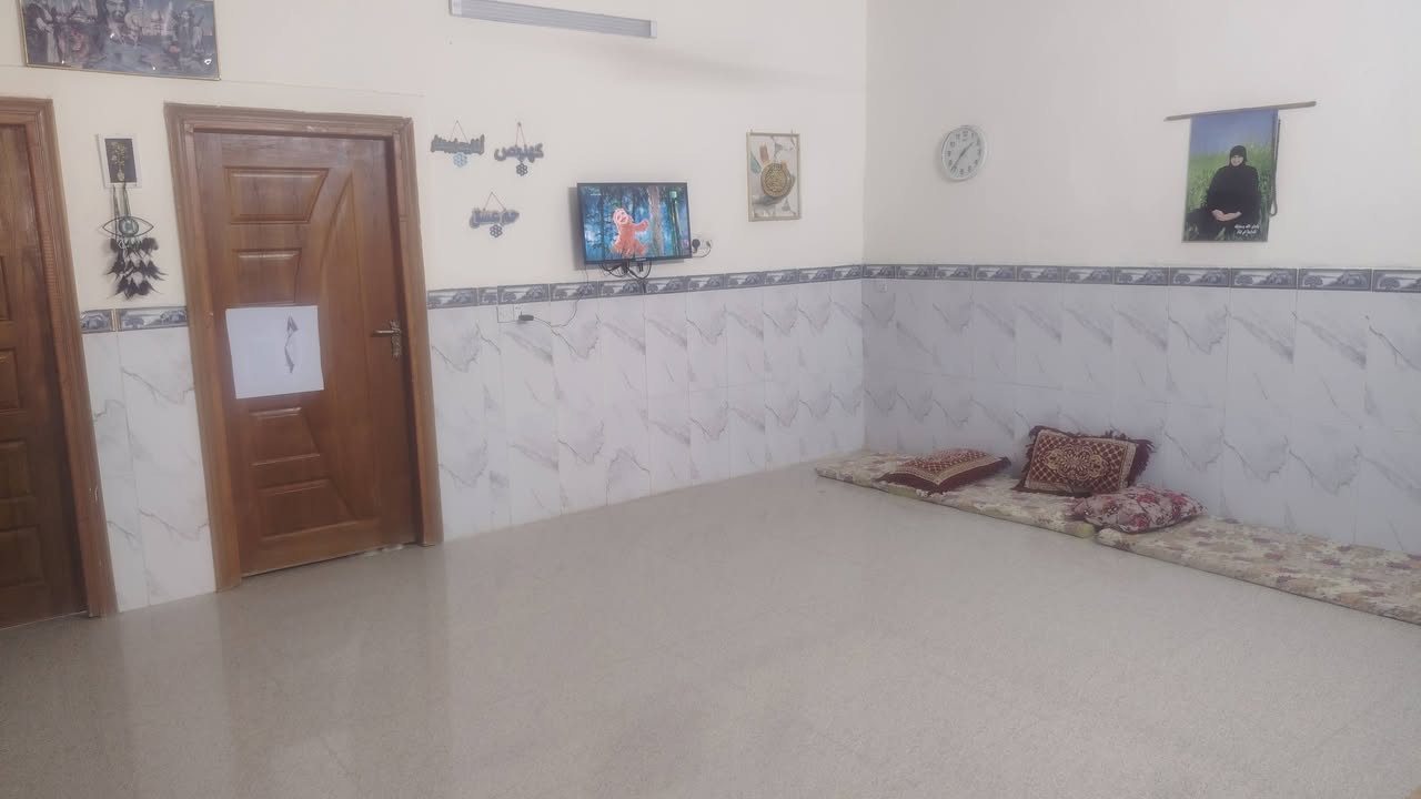 السلام عليكم اخوان بيتين للبيع+  قطعتين الي يريدهن كلهن او كلمن. وحدالعنوان دوره الباويه قرب المرور زراعي 25 مساحت ابيت لواحد 220  يبعدن عن لشارع لعام 200متر اذا اكو م اوس بدوانم زراعي هَم يرهم ***********
