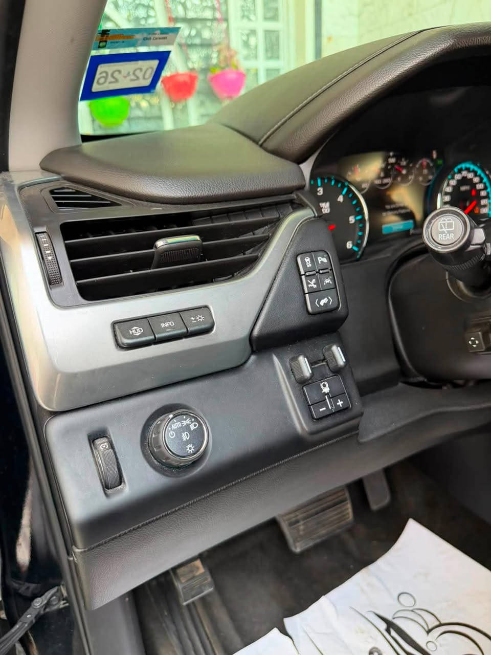 🚘 للبيع | شفروليه تاهو البريمر.   مديل 18  مكفول.   

🔹 موديل: 18 �🔹 الفئة: البريمر فول �🔹 الممشى: 122 ميل �🔹 وارد أمريكي�🔹 �🔹 �🔹 السيارة جاهزة للاستخدام 

المواصفات:�✅ محرك V8 سعة 5.3 لتر�✅ ناقل حركة أوتوماتيك�✅ شاشة لمس مع Apple CarPlay وAndroid Auto�✅ كاميرا خلفية وحساسات�✅ مقاعد جلد كهربائية�✅ تشغيل بالبصمة ودخول ذكي�✅ مثبت سرعة�✅ مكيف أمامي وخلفي�✅ قاصة خزن�✅    دوسات كهربائيه ✅
ويل قياس 22  جديد�✅ تخم تاير جديد  اصلي  

كير  شاده جديد  لوك ✅
+ مكينة  بلادي خير من الله + ✅
حدادية خلفي امامي.شاده جديد  ✅
+ تبريد بوضع الشركة✅
بيه جراد بل قماره.   متواحد لونه 

او بيه البنيد. شك او صبغت البنيد لان فافون. 
سياره مكفوله. كفاله.  
السعر. 345.  رقم كركوك.  مرقمه جديد 
بغداد. الامين الثانيه. اسكينه. 
***********

‭***********‬
 شباب كلشي كاتب.  اتريد اكثر اتصل.
