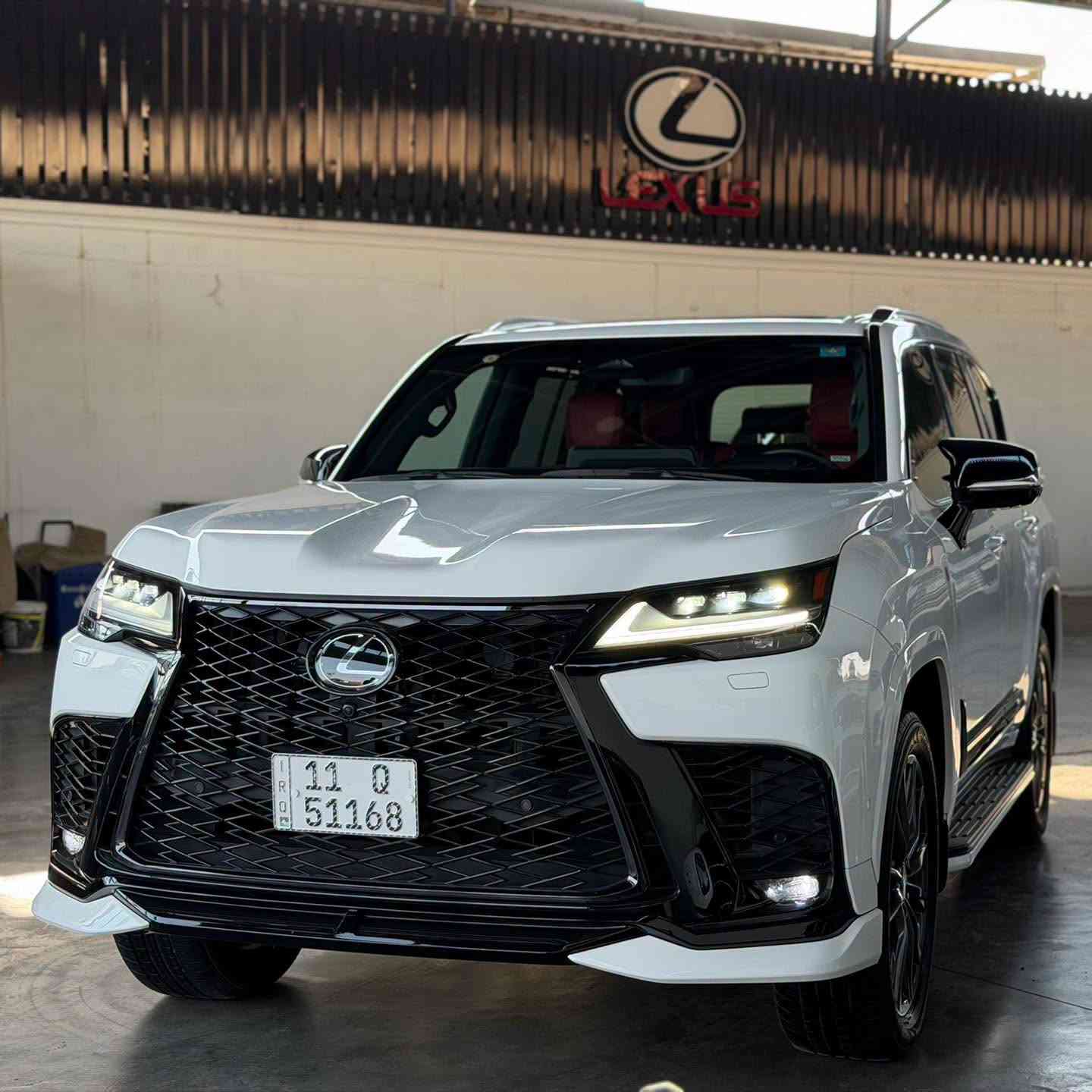 ‭‬ 🚙🔥 لكزس LX700h 2025 F Sport – وكالة SAS 🔥

قمة الفخامة اليابانية بأداء هايبرد قوي وتصميم رياضي مميز 👑✨

✅ موديل 2025
✅ فئة F Sport
✅ LX700h
✅ وكالة SAS
✅ ماشية فقط 11,000 كم
✅ مكفولة كفالة عامة
✅ حالة ممتازة وقريبة جداً للوكالة
✅ جاهزة للتسليم الفوري

✨ سيارة تجمع بين الفخامة، القوة، التكنولوجيا، والاعتمادية المعروفة من لكزس.

📍 متوفرة لدى شركة علي الشيباني لتجارة السيارات
بغداد – الكاظمية – جكوك قرب مرور الكاظمية

📞 للاستفسار والحجز:
***********

🔥 LX700h F Sport 2025 بعداد قليل وكفالة عامة… فرصة مميزة لا تفوتها!

#Lexus #LX700h #FSport #Lexus2025 #لكزس #وكالة_SAS #سيارات_العراق #بغداد #علي_الشيباني #سيارات_فخمة
